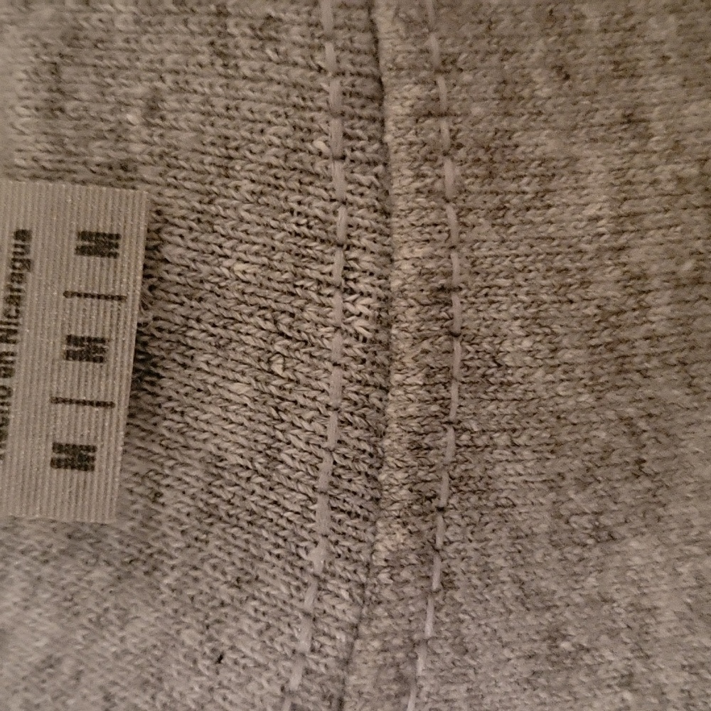 sweater - Picture 3 of 4